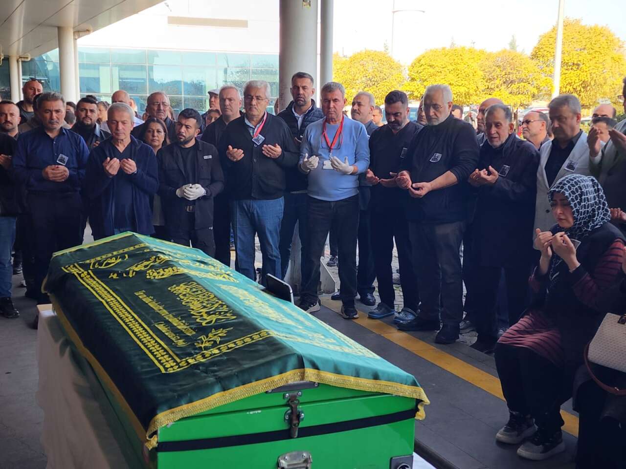 Muğla Eğitim Araştırma Hastanesi Personeli Ekrem Şababoğlu, Dualarla Son Yolculuğuna Uğurlandı 4